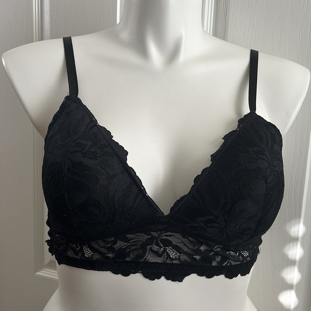 Two Lacy XL Bralettes - Picture 8 of 9